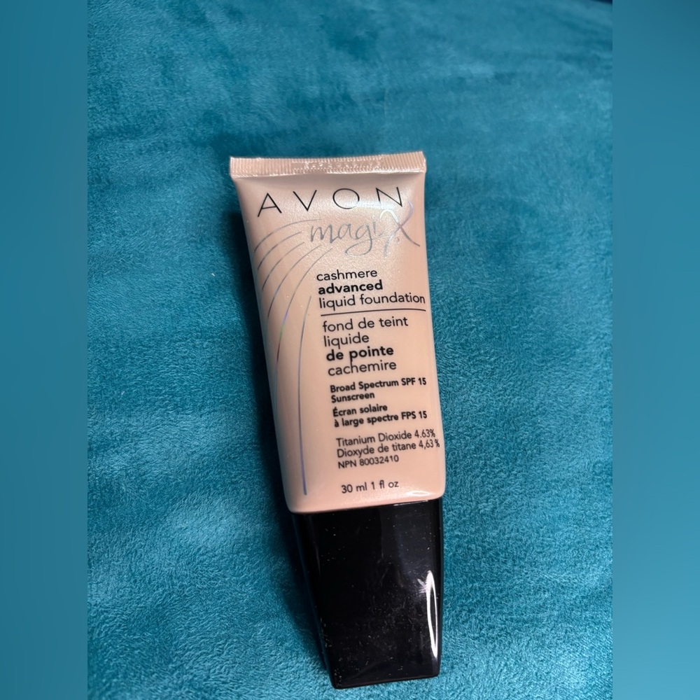 Avon Magix Cashmere Liquid Foundation - Tan